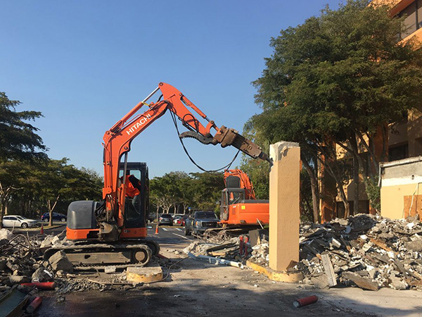 Mann Excavation equipment Fort Lauderdale